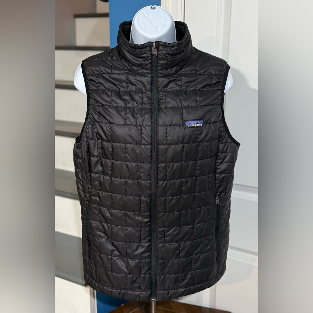 Women's Size Large Patagonia Nano Puff Black Full Zip Vest Jacket!
